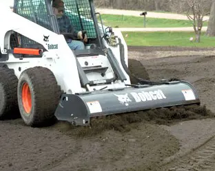 Pinnasetihendaja kompaktlaaduritele