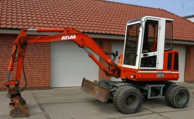 Ratasekskavaator, <10t