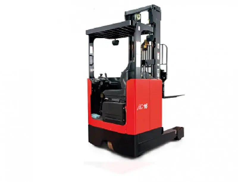 Reach trucks and stackers