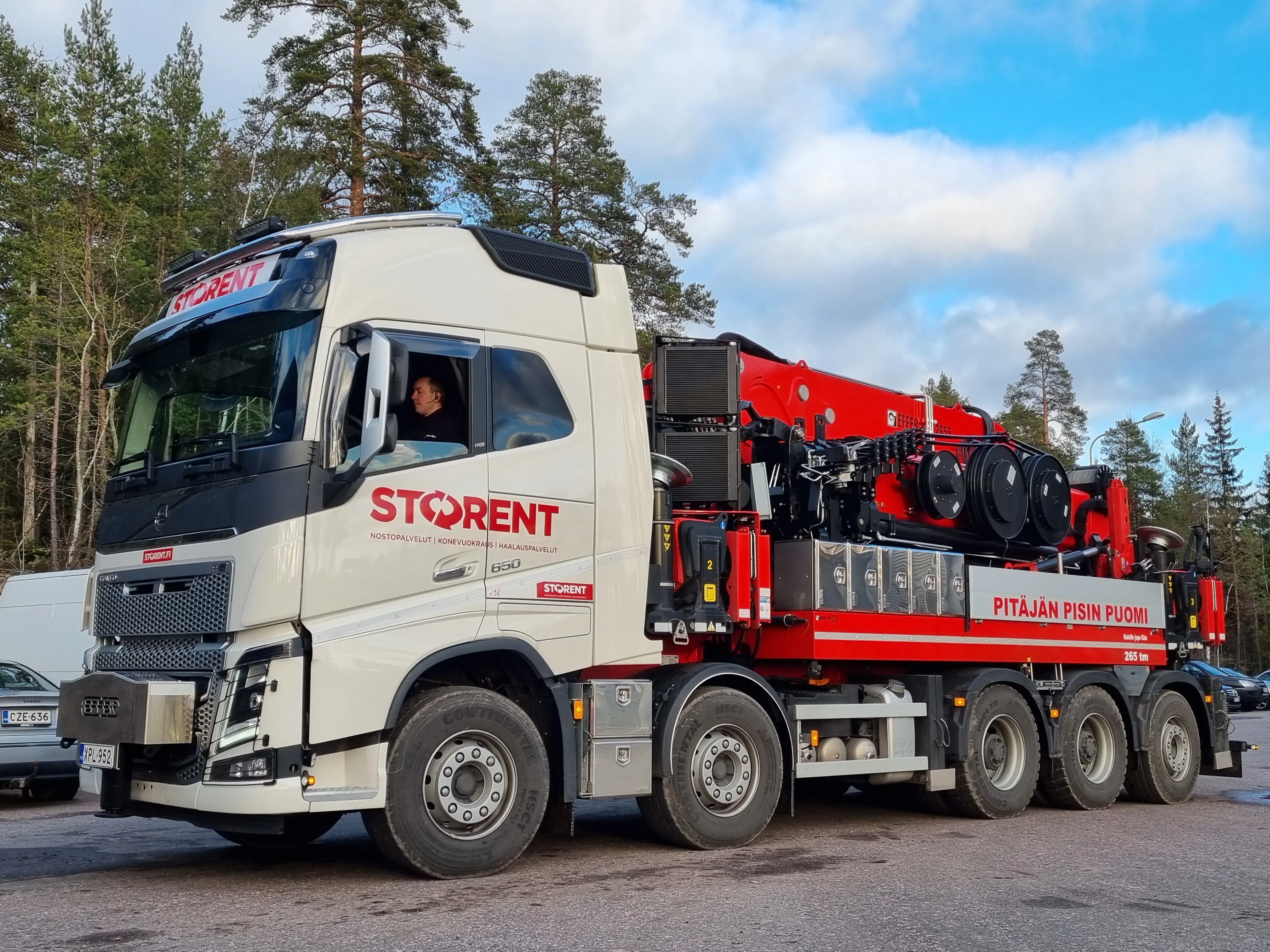 Truck mounted cranes (265tm)