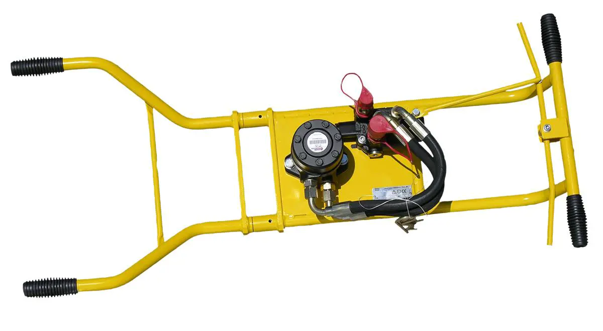 Hydraulic soil drills