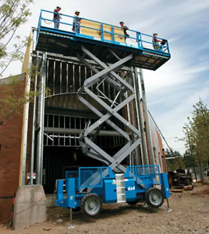 Rough-terrain scissor lift (diesel, 4 WD), 12m