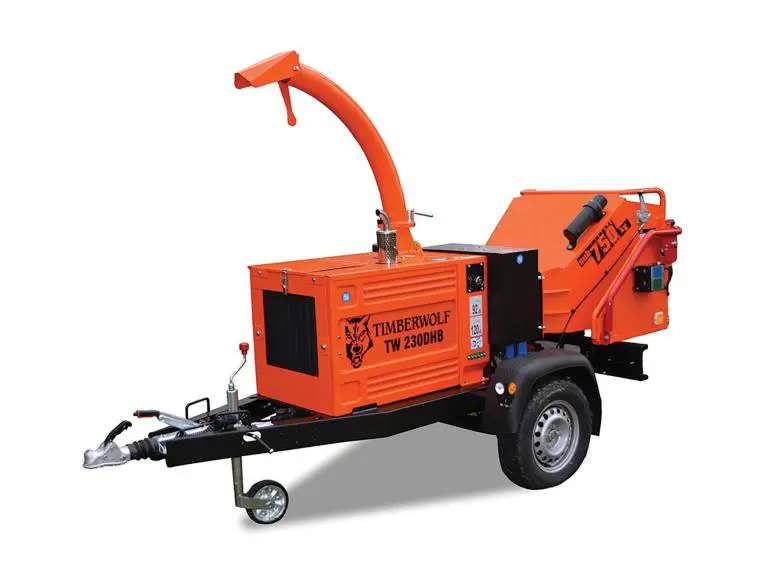 Towable shredder of twigs, <160mm