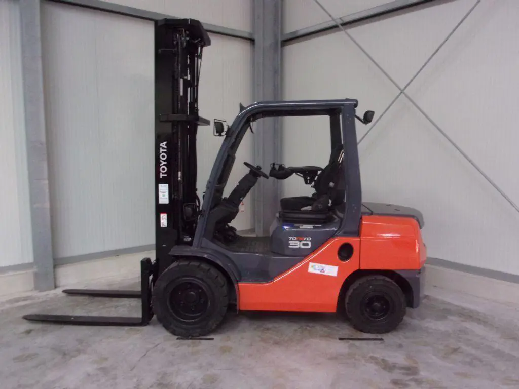 Warehouse loader, 3t, diesel