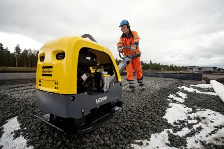 Markvibrator fram- och backgående (diesel), <400 kg